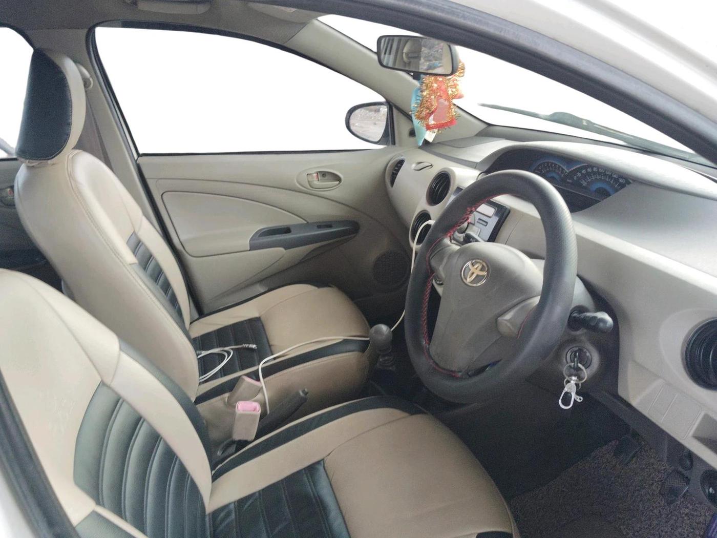 2015 Toyota Etios GD, Diesel, Manual, 1,25,003 km, interior