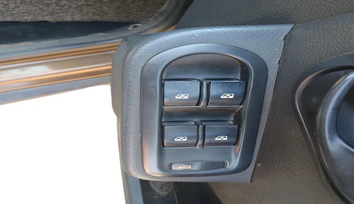 2014 Renault Duster 85 PS RXL DIESEL, Diesel, Manual, 1,57,619 km, interior