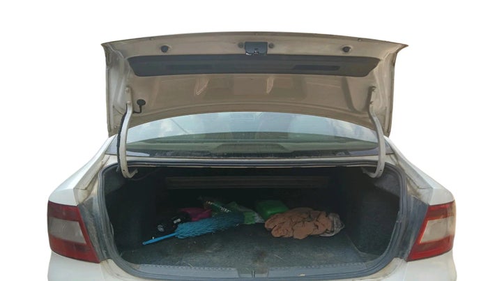 2015 Skoda Rapid AMBITION 1.5 TDI AT, Diesel, Automatic, 1,67,721 km, exterior