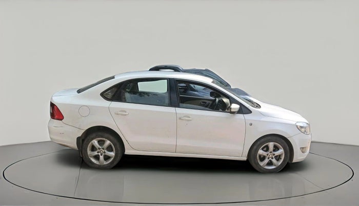 2015 Skoda Rapid AMBITION 1.5 TDI AT, Diesel, Automatic, 1,67,721 km, exterior