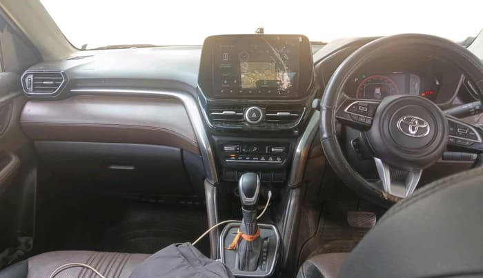 2024 Toyota URBAN CRUISER HYRYDER V HYBRID, Hybrid, Automatic, 3,251 km, interior