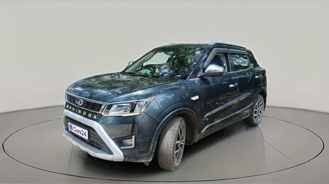 2022 Mahindra XUV300 W4 1.2 PETROL, Petrol, Manual, 88,709 km, exterior