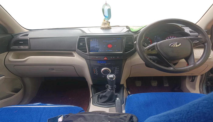 2022 Mahindra XUV300 W4 1.2 PETROL, Petrol, Manual, 88,709 km, interior
