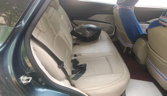 2022 Mahindra XUV300 W4 1.2 PETROL, Petrol, Manual, 88,709 km, interior