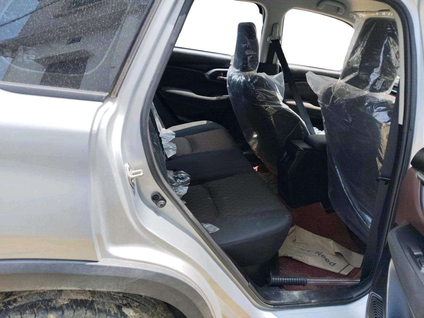 2024 Maruti Grand Vitara SIGMA SMART HYBRID, Petrol, Manual, 4,200 km, interior