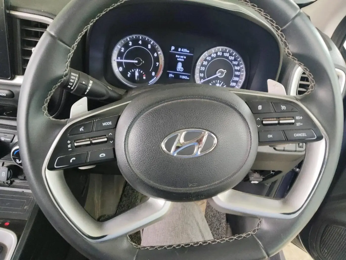 2021 Hyundai VENUE SX PLUS 1.0 TURBO DCT, Petrol, Automatic, 11,242 km, interior