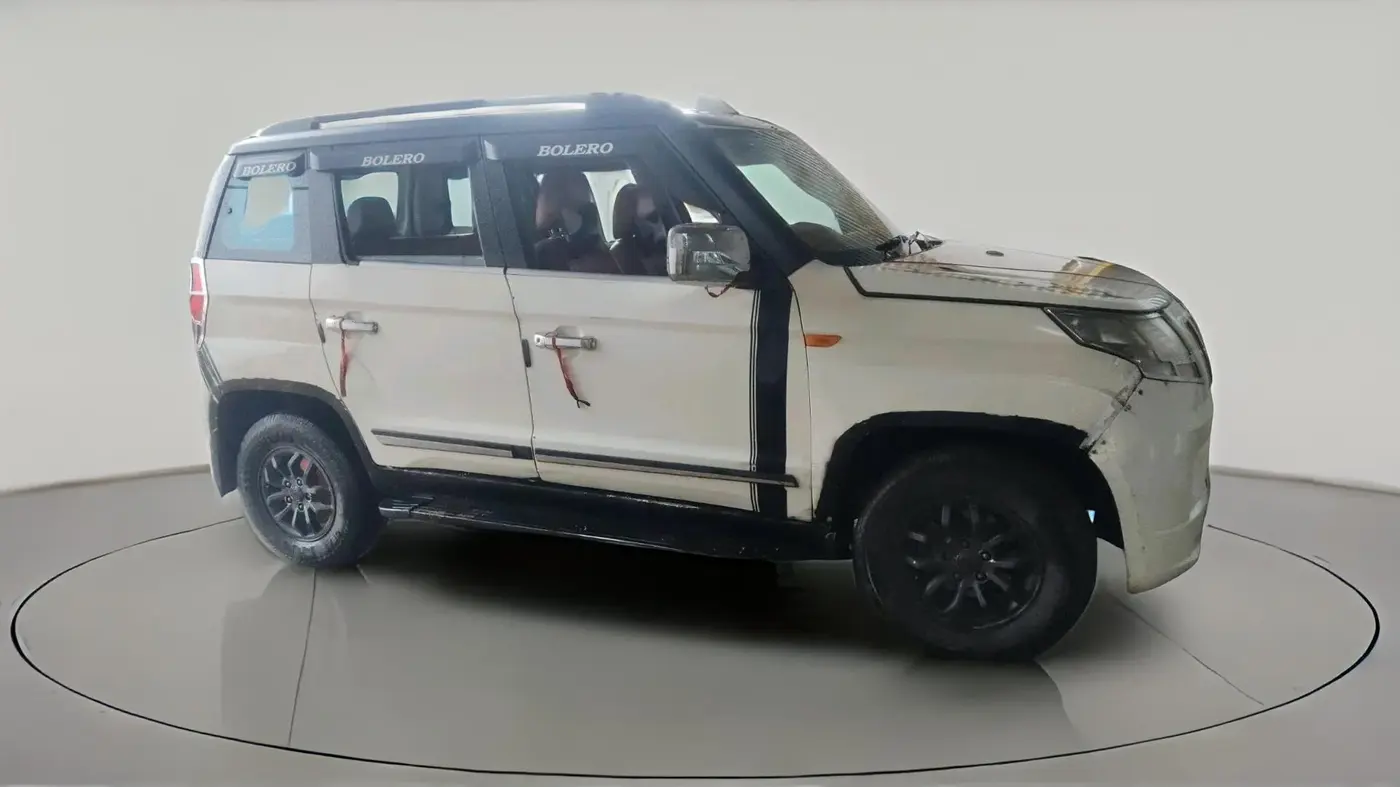 2016 Mahindra TUV300 T8, Diesel, Manual, 1,62,368 km, exterior