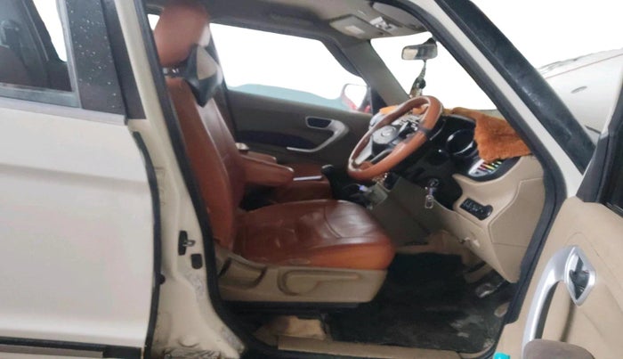 2016 Mahindra TUV300 T8, Diesel, Manual, 1,62,368 km, interior