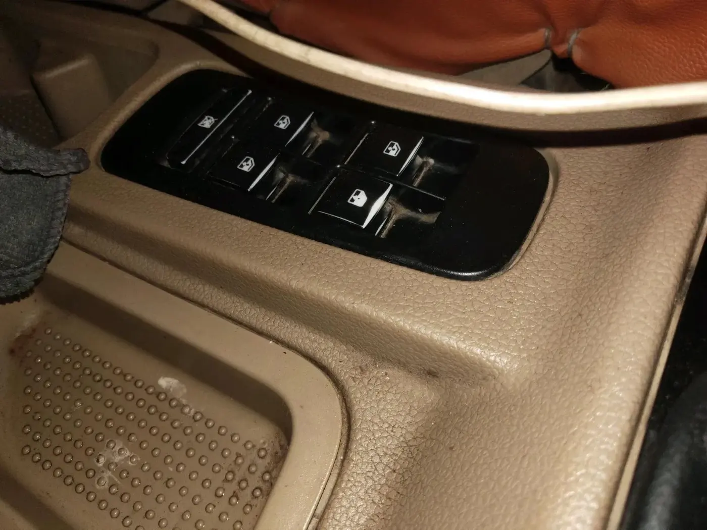 2016 Mahindra TUV300 T8, Diesel, Manual, 1,62,368 km, interior