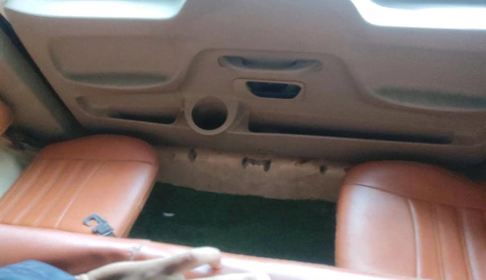 2016 Mahindra TUV300 T8, Diesel, Manual, 1,62,368 km, interior