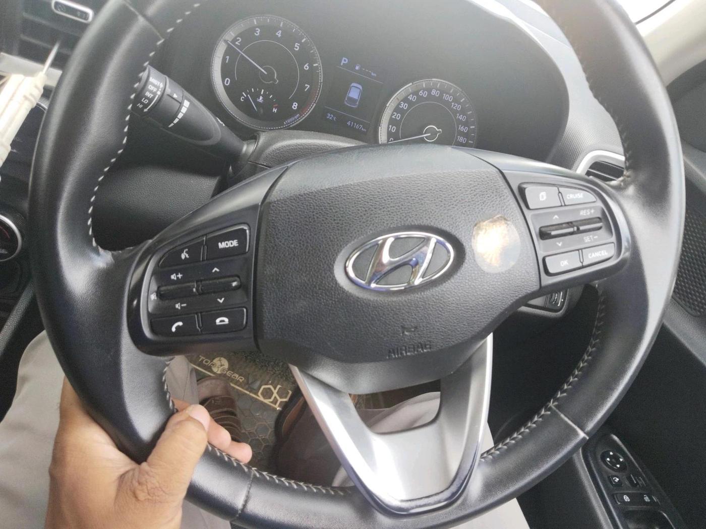 2019 Hyundai VENUE SX PLUS 1.0 TURBO DCT, Petrol, Automatic, 41,170 km, interior