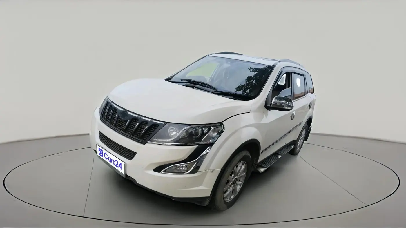 2017 Mahindra XUV500 W10, Diesel, Manual, 1,44,785 km, exterior