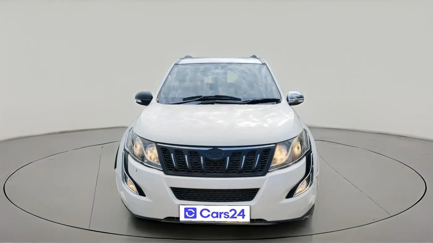 2017 Mahindra XUV500 W10, Diesel, Manual, 1,44,785 km, exterior