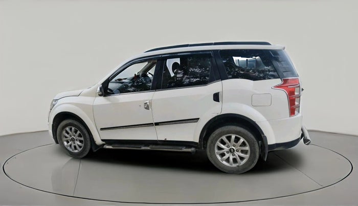 2017 Mahindra XUV500 W10, Diesel, Manual, 1,44,785 km, exterior