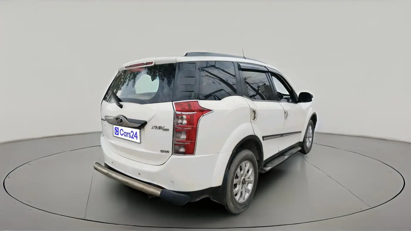 2017 Mahindra XUV500 W10, Diesel, Manual, 1,44,785 km, exterior