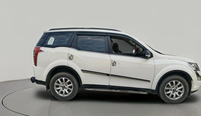 2017 Mahindra XUV500 W10, Diesel, Manual, 1,44,785 km, exterior
