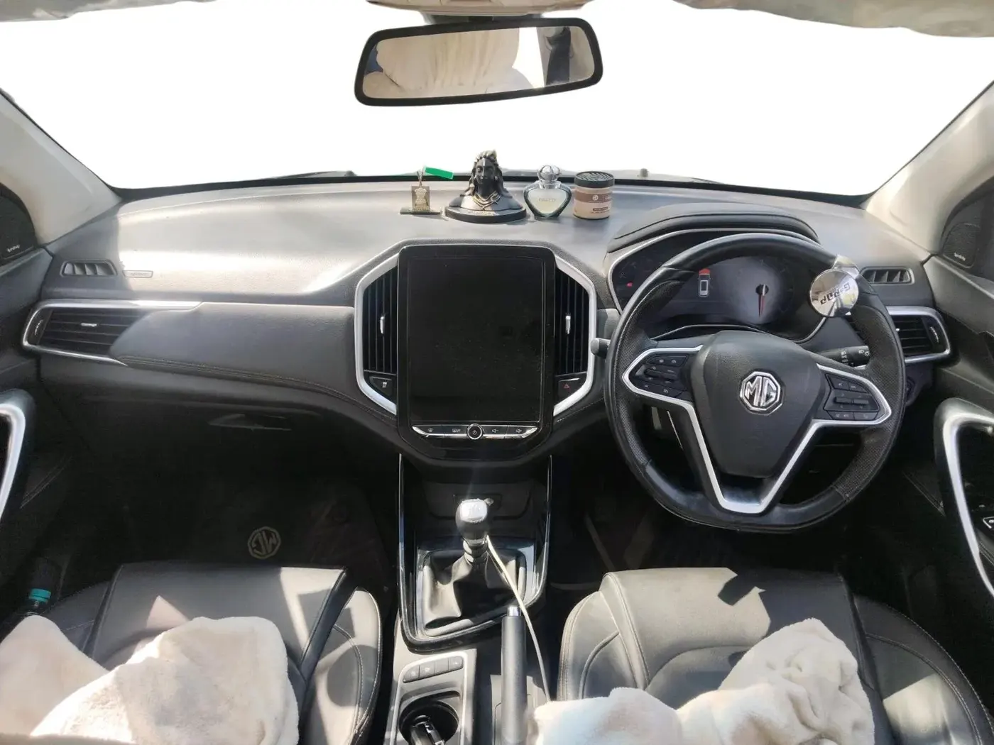 2019 MG HECTOR SHARP HYBRID 1.5 PETROL, Petrol, Manual, 25,195 km, interior