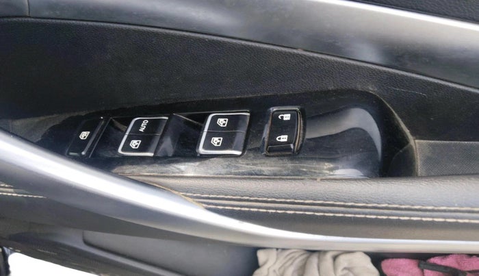 2019 MG HECTOR SHARP HYBRID 1.5 PETROL, Petrol, Manual, 25,195 km, interior