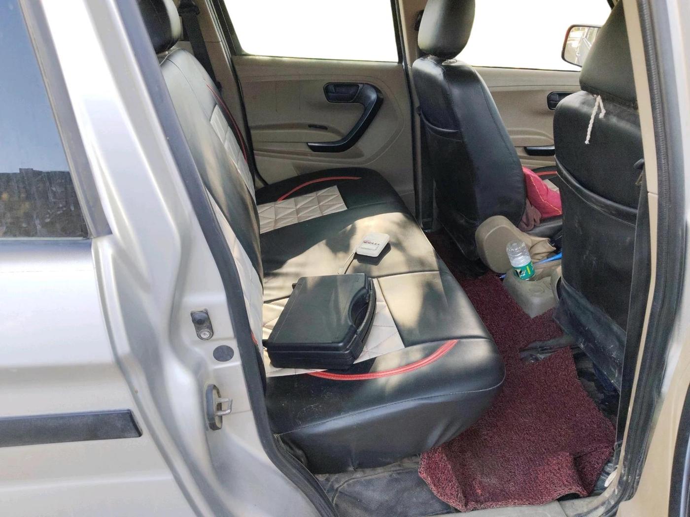 2021 Mahindra BOLERO NEO N 8, Diesel, Manual, 51,200 km, interior