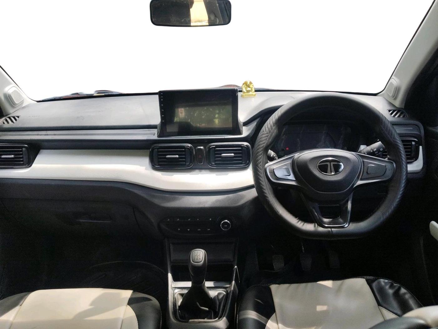 2025 Tata PUNCH Pure (O) , Petrol, Manual, 18,210 km, interior