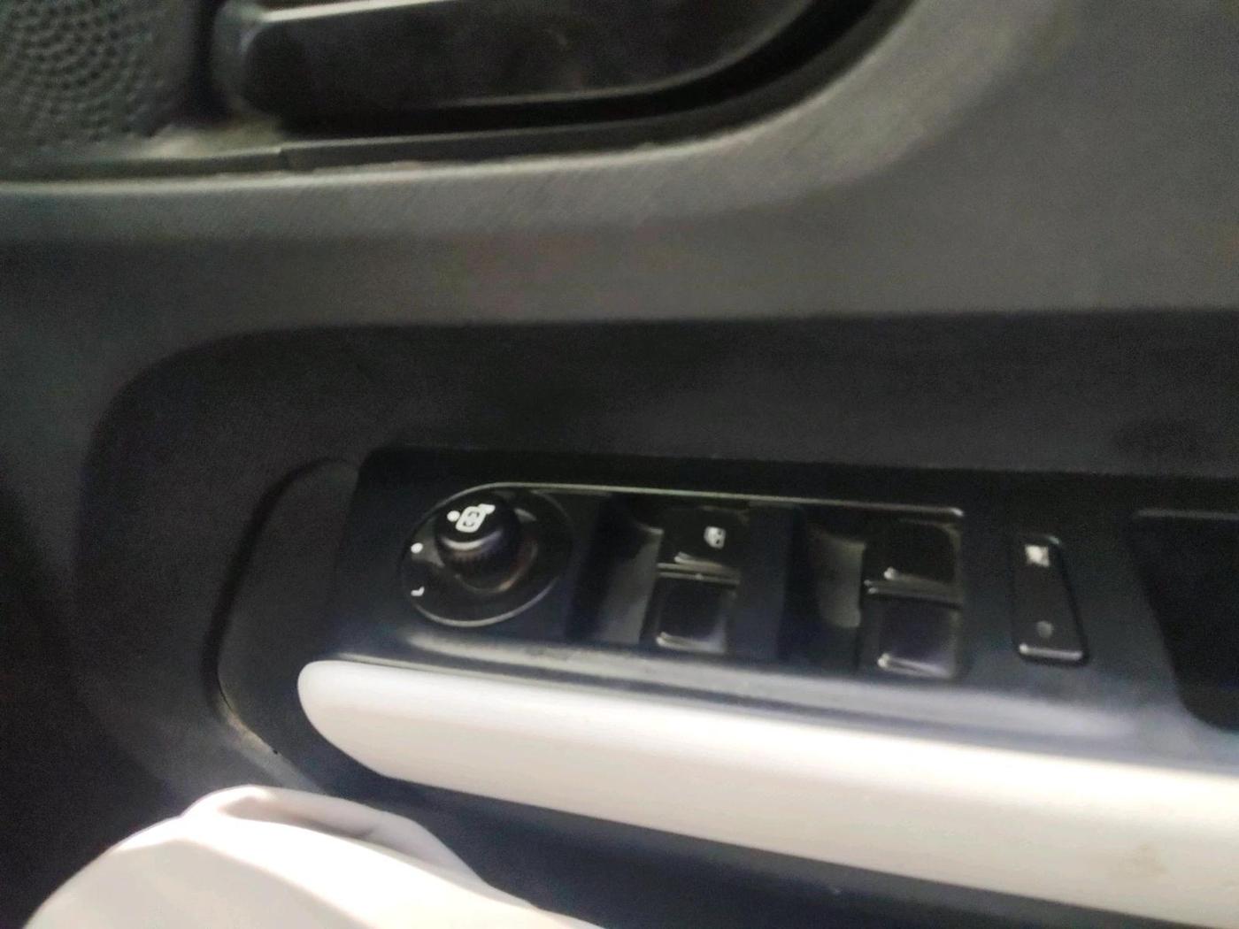 2025 Tata PUNCH Pure (O) , Petrol, Manual, 18,210 km, interior