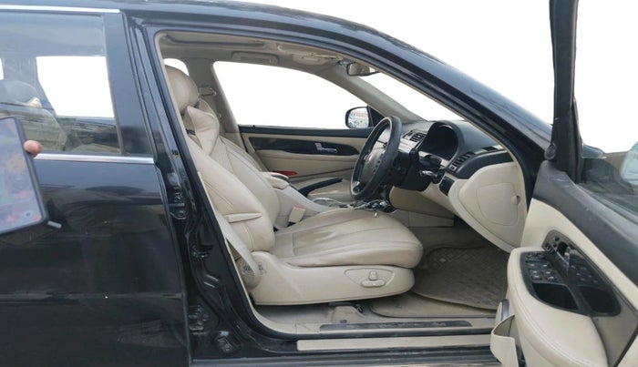 2014 Ssangyong Rexton RX7, Diesel, Automatic, 1,64,122 km, interior