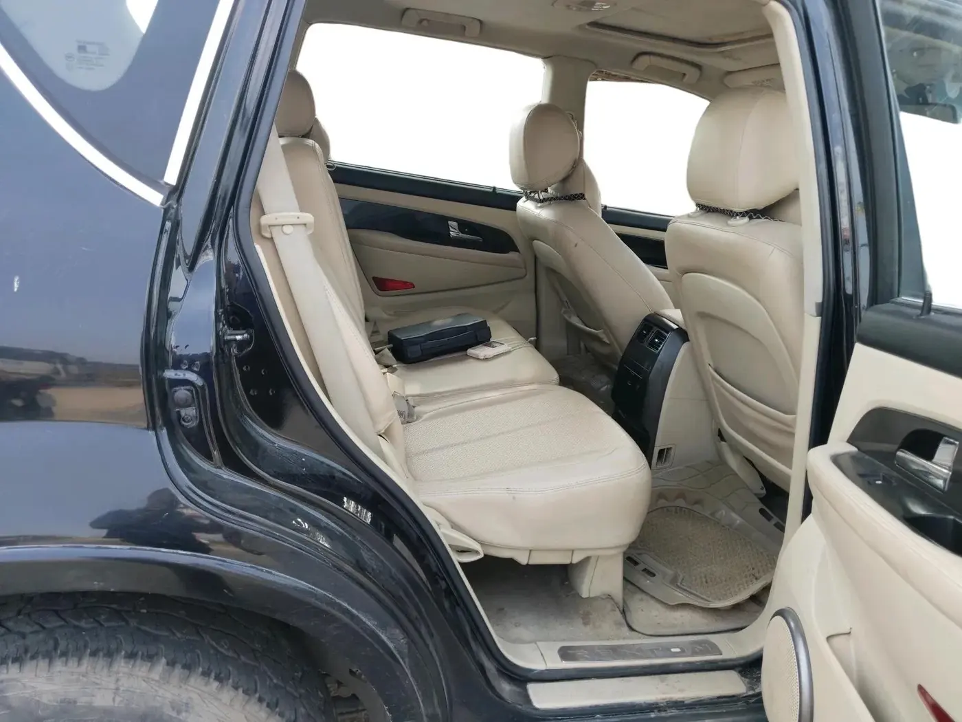 2014 Ssangyong Rexton RX7, Diesel, Automatic, 1,64,122 km, interior