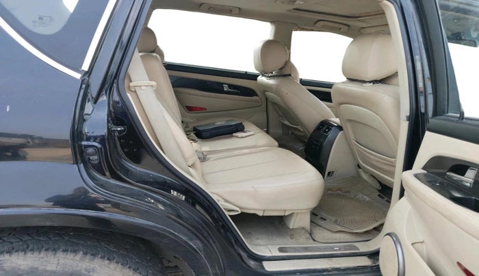 2014 Ssangyong Rexton RX7, Diesel, Automatic, 1,64,122 km, interior