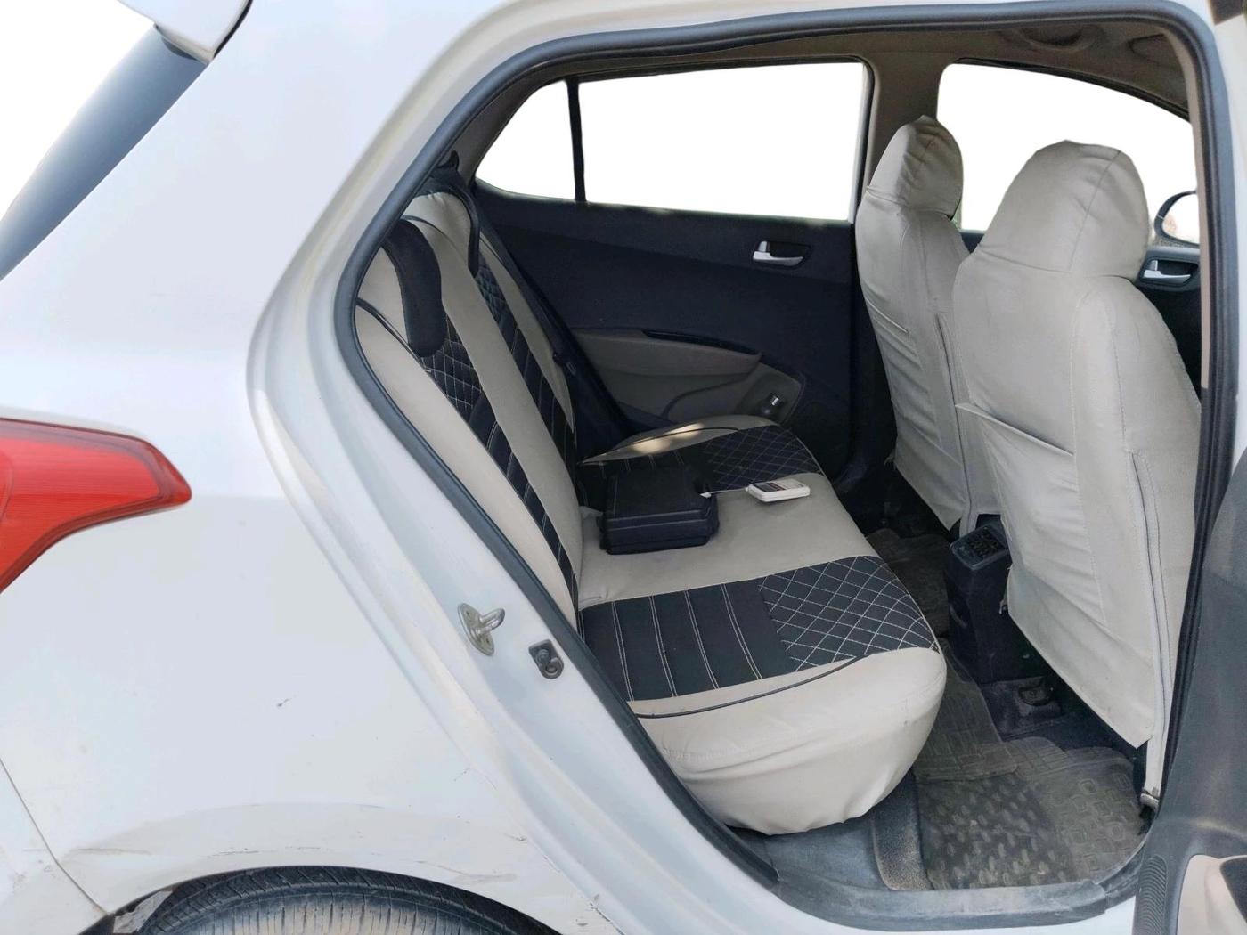 2019 Hyundai Grand i10 SPORTZ 1.2 KAPPA VTVT, Petrol, Manual, 1,20,917 km, interior