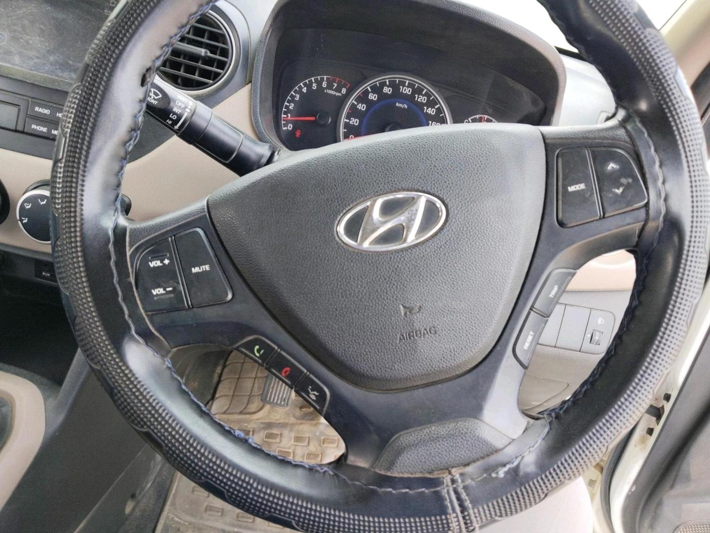 2019 Hyundai Grand i10 SPORTZ 1.2 KAPPA VTVT, Petrol, Manual, 1,20,917 km, interior
