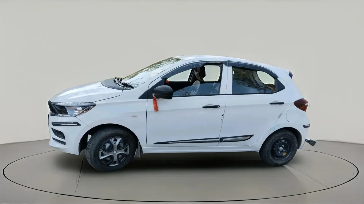 2022 Tata Tiago XE PETROL, Petrol, Manual, 15,094 km, exterior