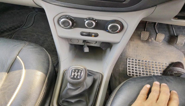 2022 Tata Tiago XE PETROL, Petrol, Manual, 15,094 km, interior