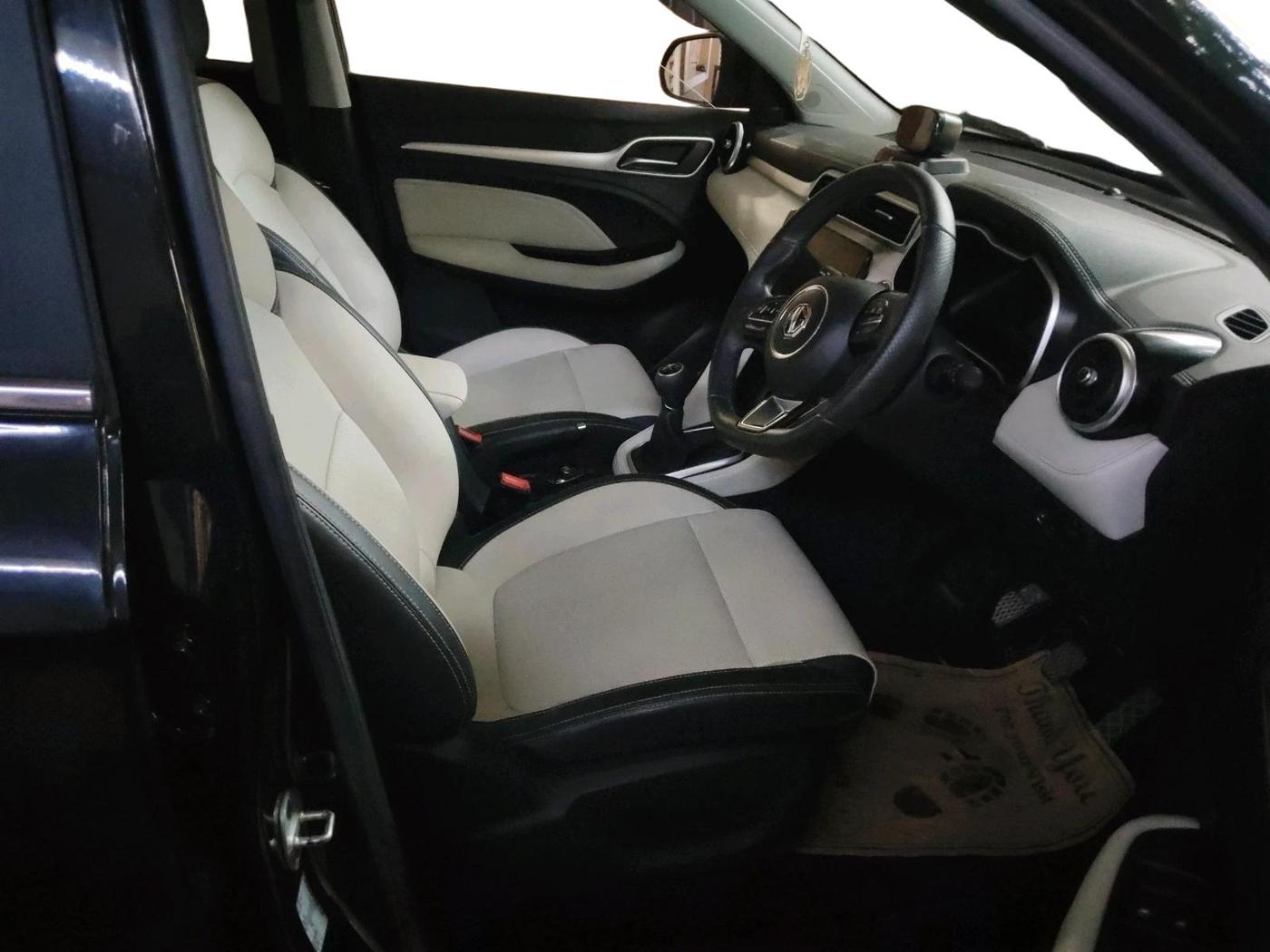 2022 MG ASTOR SHARP 1.5 MT, Petrol, Manual, 4,494 km, interior