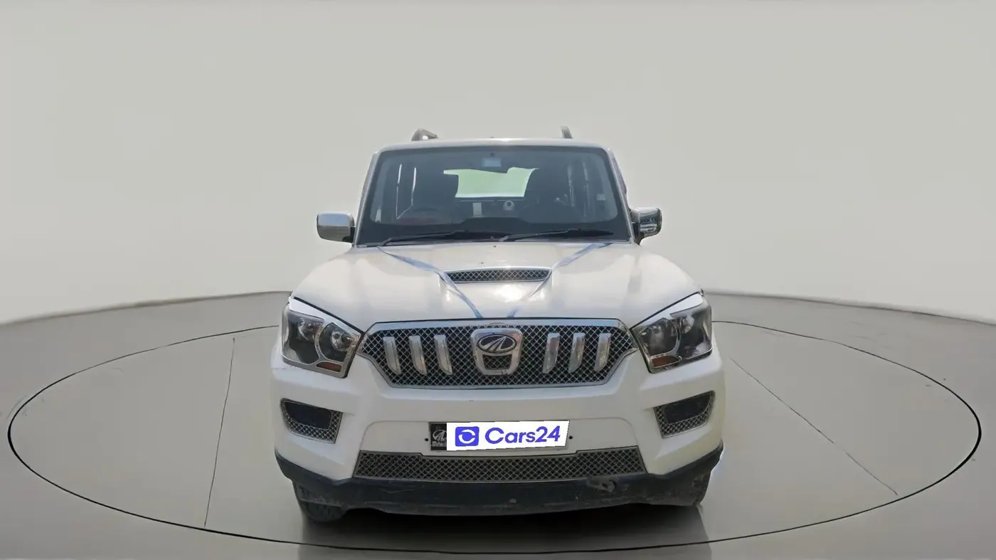2017 Mahindra Scorpio S6 PLUS, Diesel, Manual, 1,18,986 km, exterior