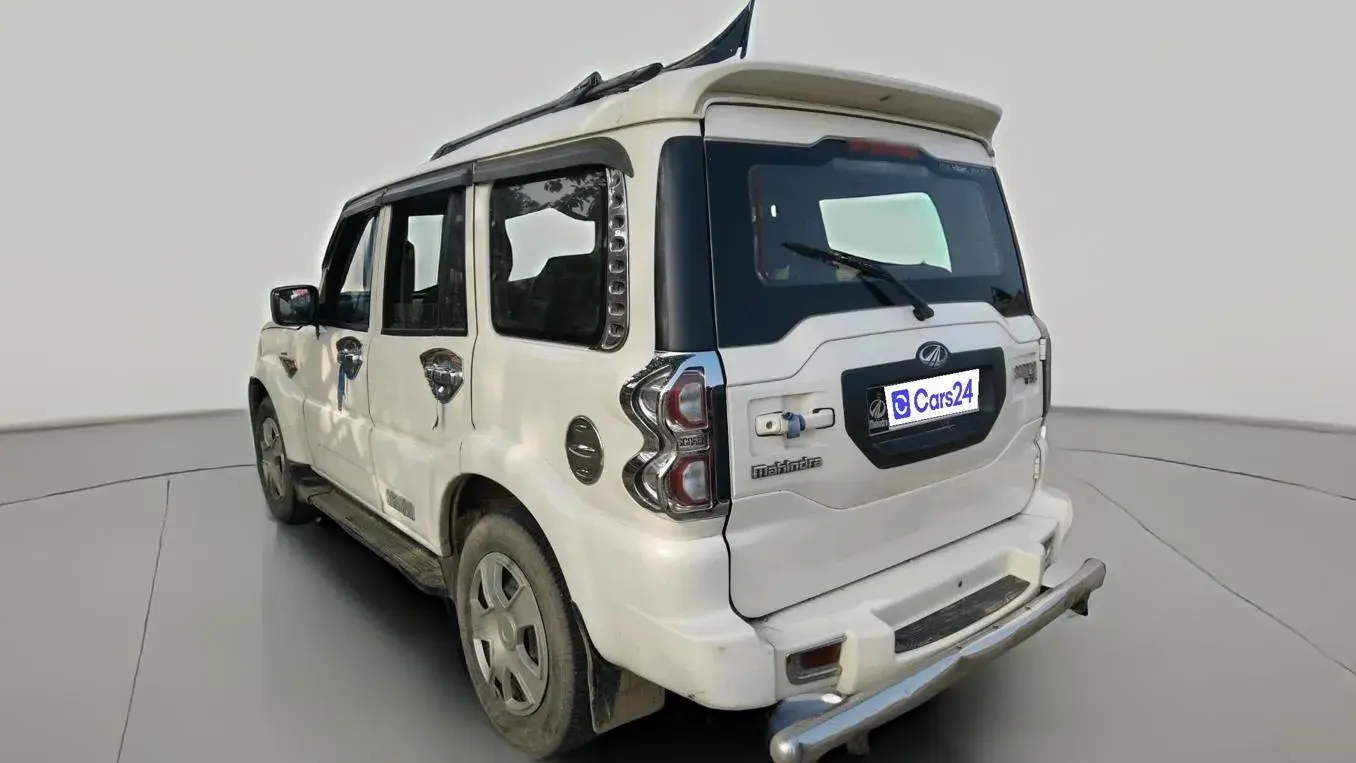2017 Mahindra Scorpio S6 PLUS, Diesel, Manual, 1,18,986 km, exterior