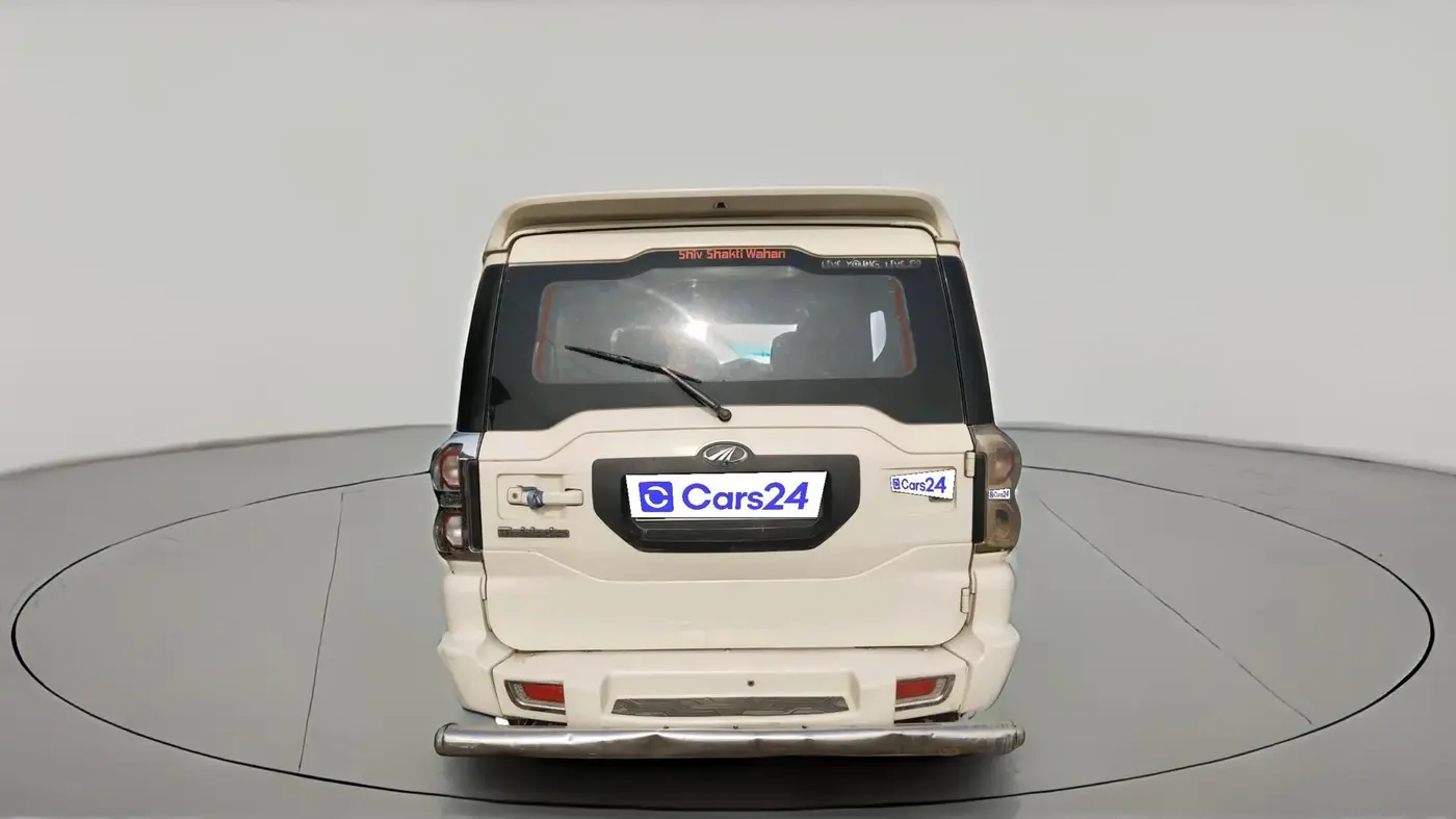 2017 Mahindra Scorpio S6 PLUS, Diesel, Manual, 1,18,986 km, exterior
