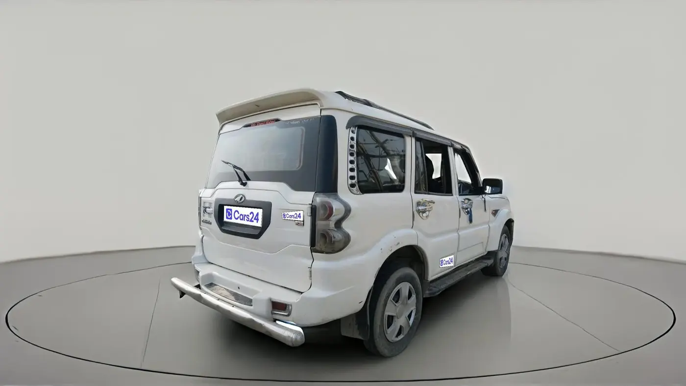 2017 Mahindra Scorpio S6 PLUS, Diesel, Manual, 1,18,986 km, exterior