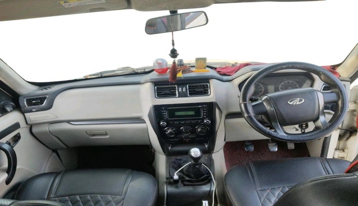 2017 Mahindra Scorpio S6 PLUS, Diesel, Manual, 1,18,986 km, interior