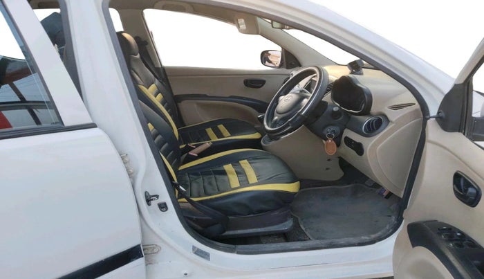 2010 Hyundai i10 MAGNA 1.2, Petrol, Manual, 1,02,436 km, interior