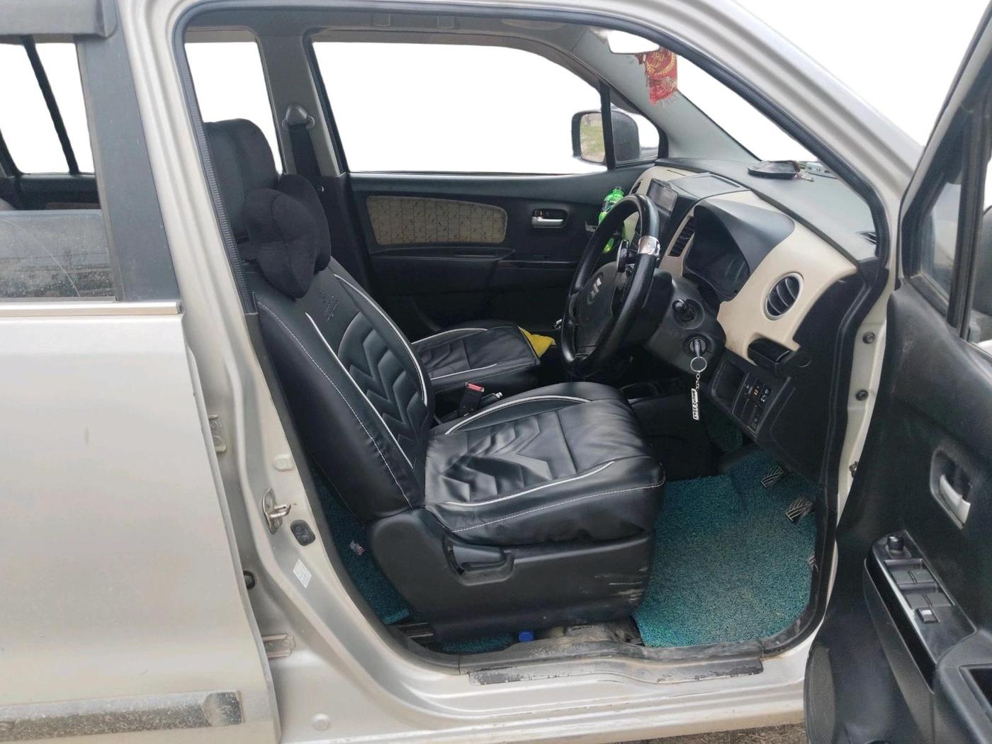 2017 Maruti Wagon R 1.0 VXI, Petrol, Manual, 85,809 km, interior