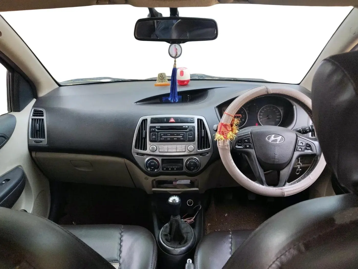 2013 Hyundai Grand i10 SPORTZ 1.2 KAPPA VTVT, Petrol, Manual, 1,09,909 km, interior