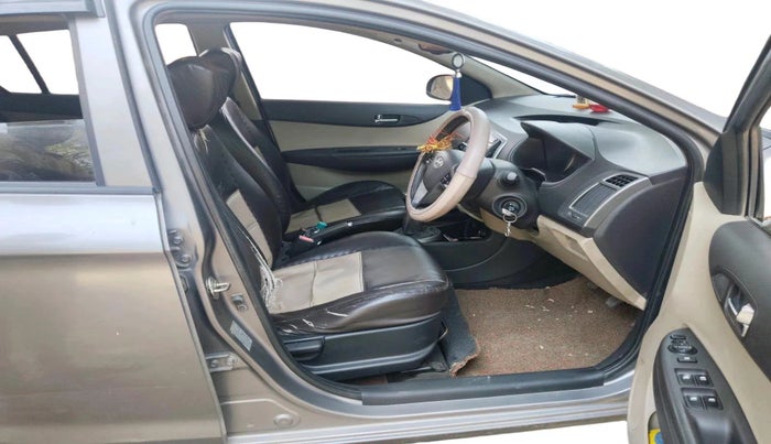 2013 Hyundai Grand i10 SPORTZ 1.2 KAPPA VTVT, Petrol, Manual, 1,09,909 km, interior