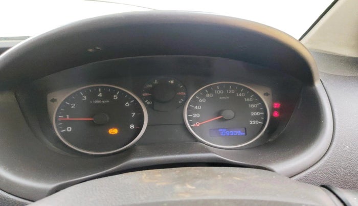 2013 Hyundai Grand i10 SPORTZ 1.2 KAPPA VTVT, Petrol, Manual, 1,09,909 km, interior