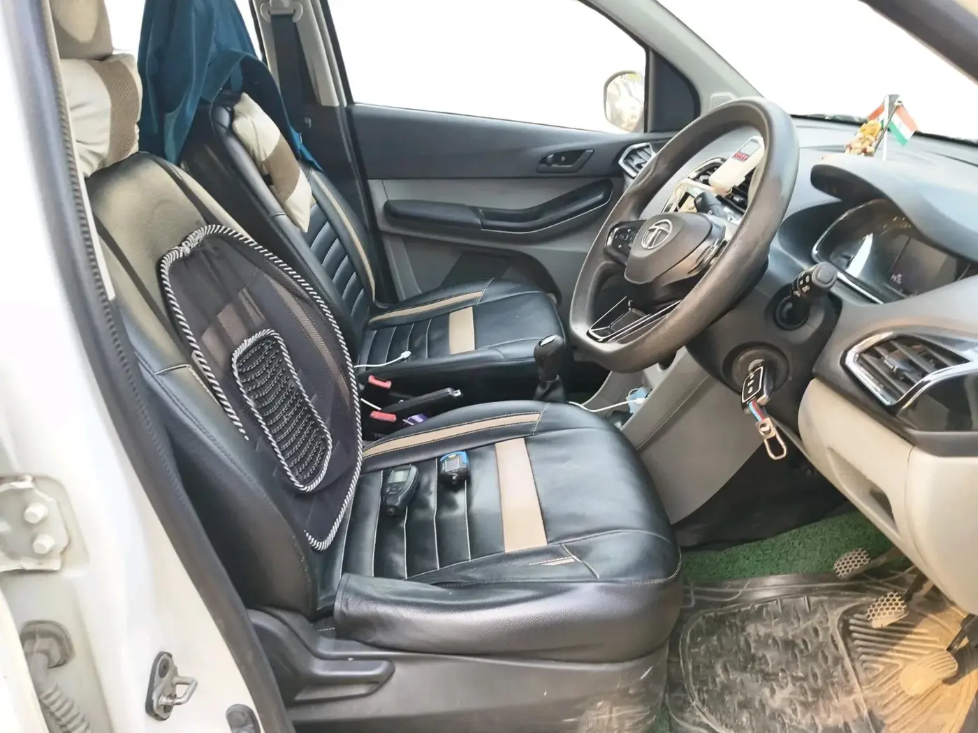 2020 Tata Tiago XT PETROL, Petrol, Manual, 94,573 km, interior