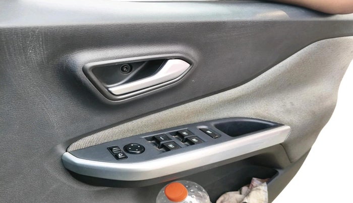 2022 Nissan MAGNITE XV MT, Petrol, Manual, 30,069 km, interior