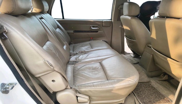 2016 ISUZU MU-7 High 4x2 MT, Diesel, Manual, 1,20,376 km, interior