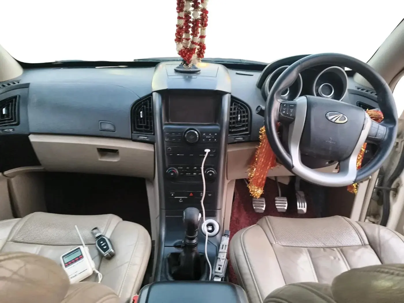 2016 Mahindra XUV500 W10, Diesel, Manual, 89,000 km, interior
