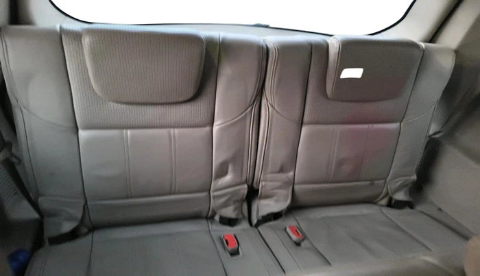 2016 Mahindra XUV500 W10, Diesel, Manual, 87,395 km, interior