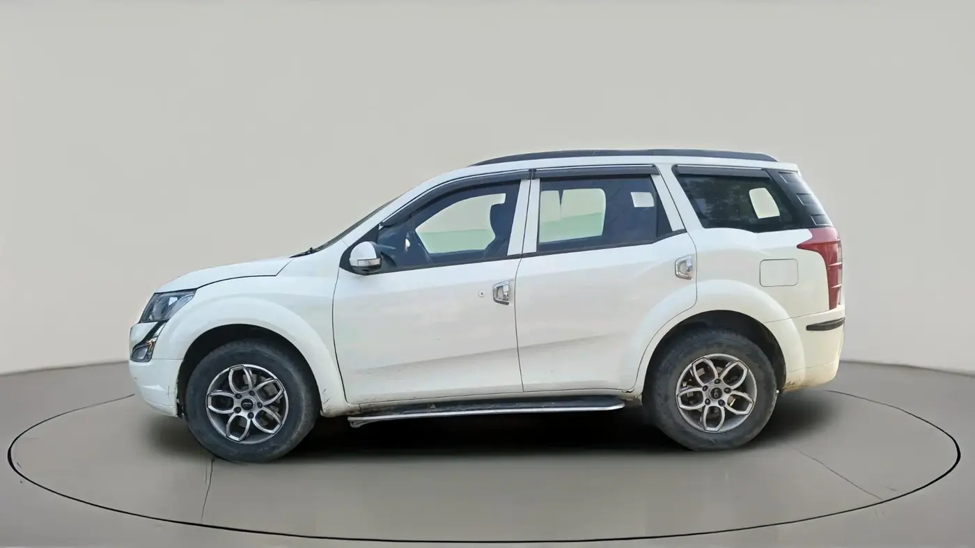 2016 Mahindra XUV500 W4, Diesel, Manual, 1,05,607 km, exterior