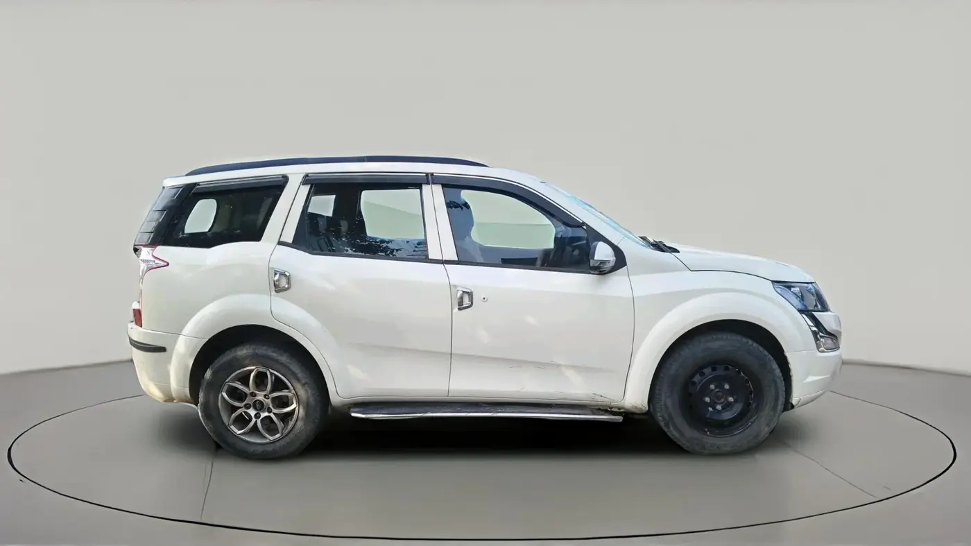 2016 Mahindra XUV500 W4, Diesel, Manual, 1,05,607 km, exterior